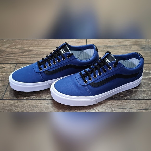 Vans Other - Vans "Ward c&l stripes" blue and white shoes